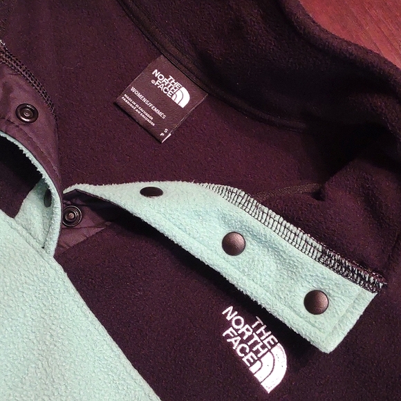 The North Face Women's Quarter-Button Up Pullover Blue and Black Small - Picture 5 of 6